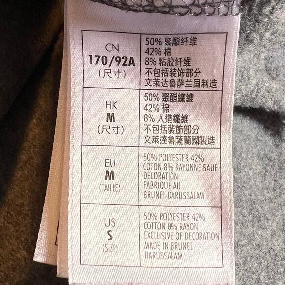 Disney Parks Walt Disney World Santa Hat Mickey Sweatshirt. Gray Size Small - Picture 3 of 7